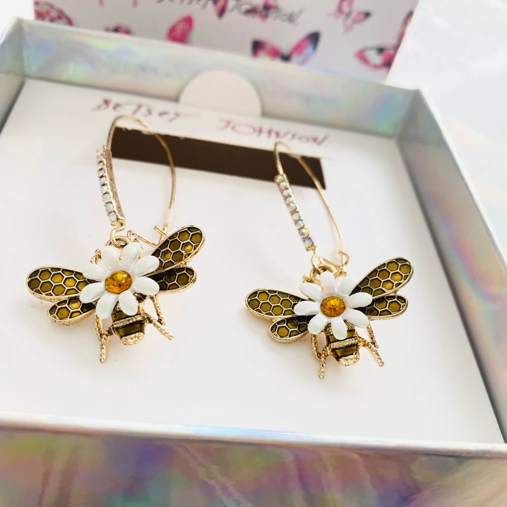 GORGEOUS Earring 🐝 ~ 🌸 - Picture 6 of 8